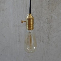 Traditionell Klassisk Vintage Taklampa I Mässing