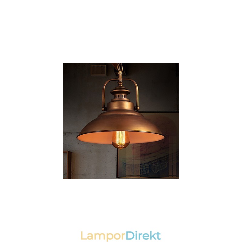 Retro Taklampa Med Metallparaplyskärm I Gammal Fabriksstil