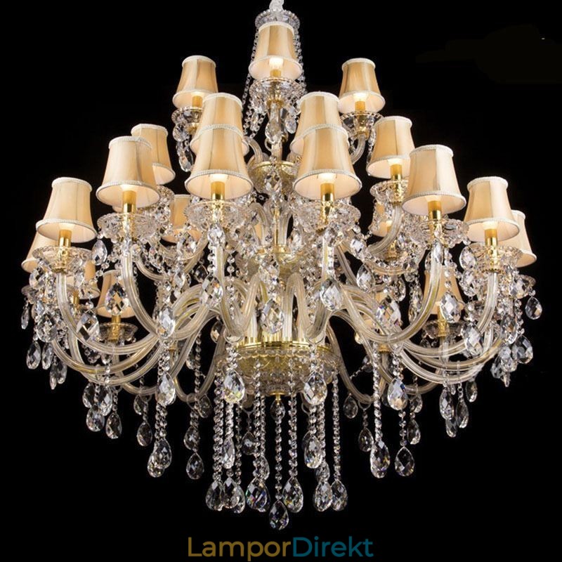 Europeisk Kristallkrona Med 32 Lampor I Tak
