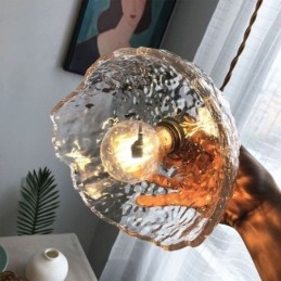 Oregelbunden Taklampa I Mässingsglas Hammarglastaklampa