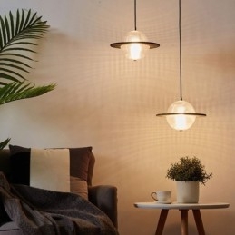 Modern Taklampa I Glas I Form Av Taklampa