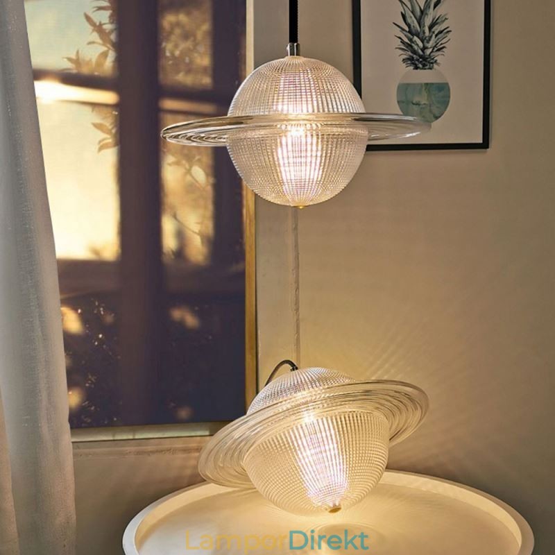 Modern Taklampa I Glas I Form Av Taklampa