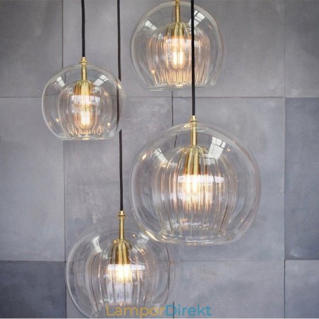 Modern Hängande Lampa I Glas Med Ett Huvud Modern Hängande Lampa I Glas Med Ett Huvud