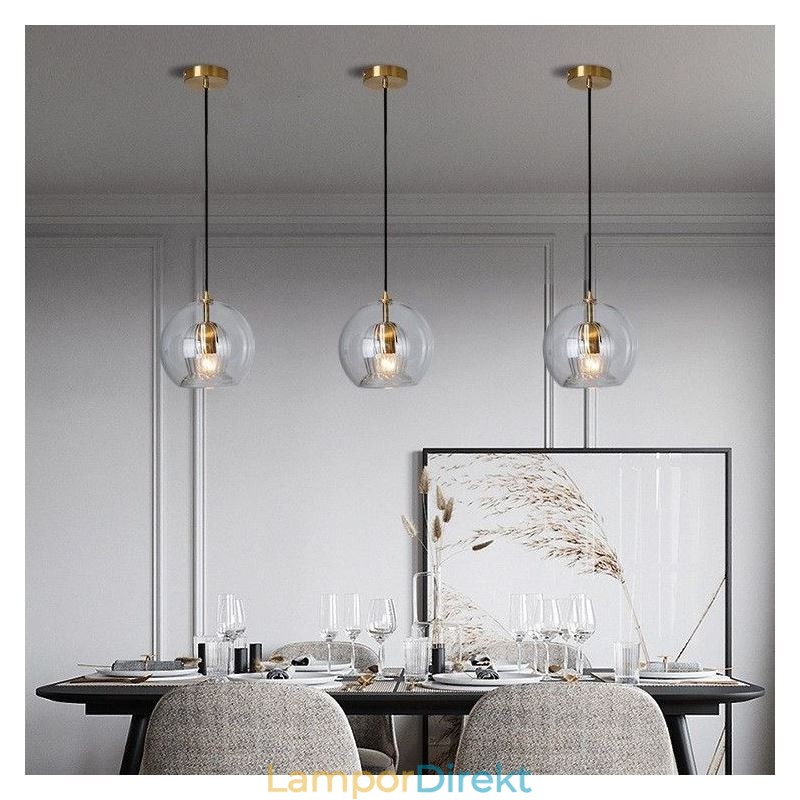 Modern Hängande Lampa I Glas Med Ett Huvud