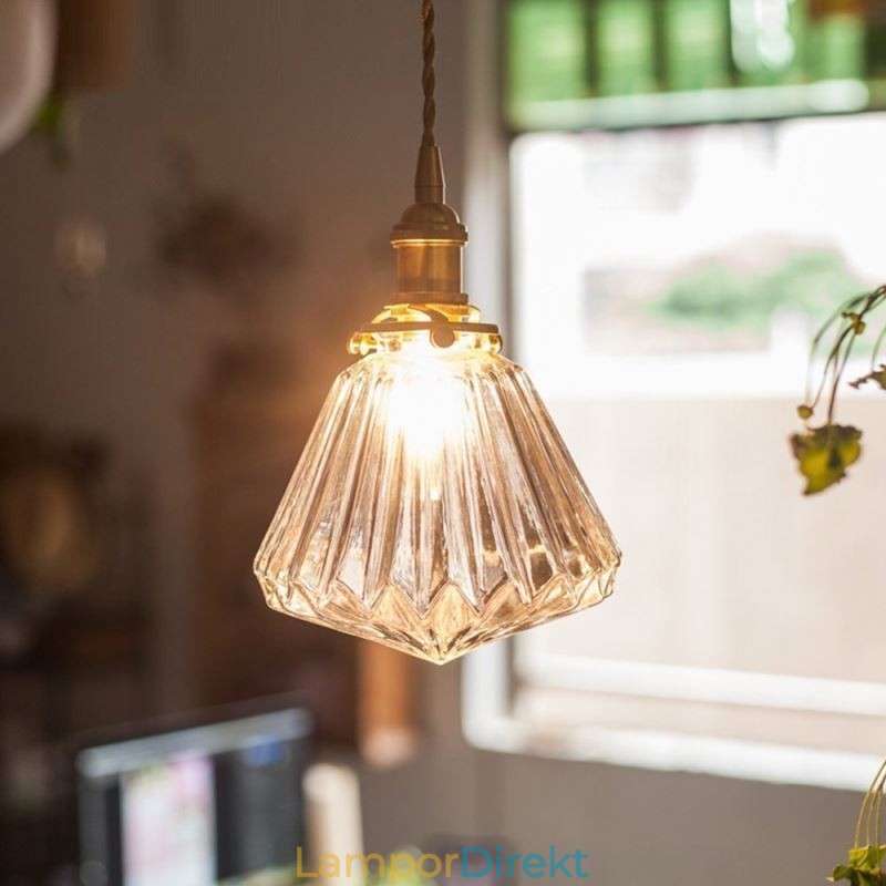 Pendellampa I Klar Diamant Med Ribbad Glas