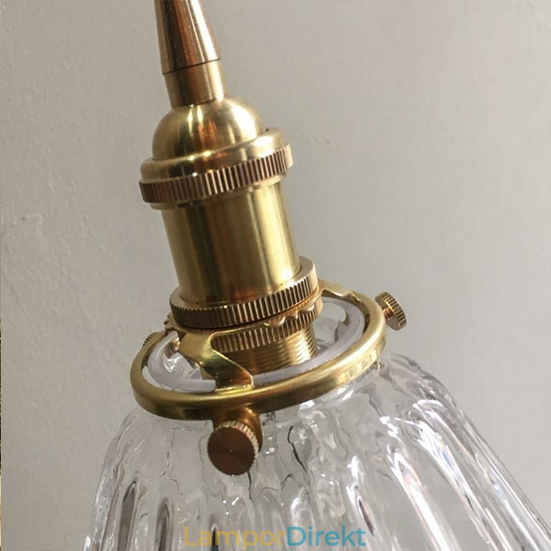 Pendellampa I Klar Diamant Med Ribbad Glas
