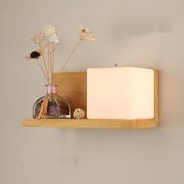 Kreativ Samtida Och Kontrakterad Vägglampa I Massivt Träglas