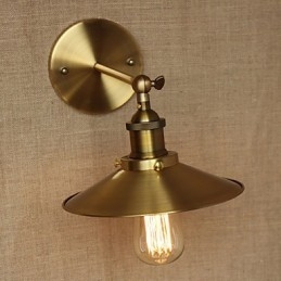 Minimalistisk Industriell Stil Villa Retro Koppar Dekorativa Paraplyer Framför Kyrkans Gångvägg