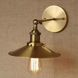 Minimalistisk Industriell Stil Villa Retro Koppar Dekorativa Paraplyer Framför Kyrkans Gångvägg