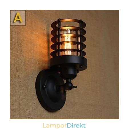 Mörk Halltrappa Balkongen På Huvudet På En Säng Dekorativ Vägglampa