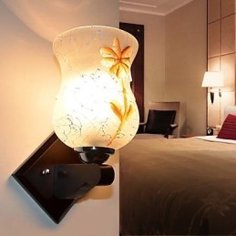 Massivt Trä Kreativ Vägglampa I Sovrummet, Huvudet På En Säng, Lyser