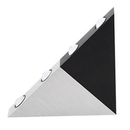 Modern Vägglampa Med Svart Och Silverfärgad Chic Triangeldesign