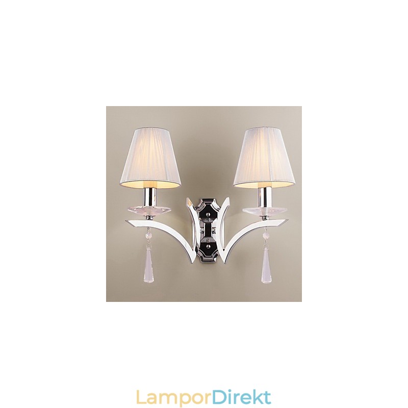Elegant Vägglampa Med 2 Ljus Kristalldroppar Dekorerade