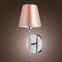 Enkel Designad Vägglampa I Varmt Ljus