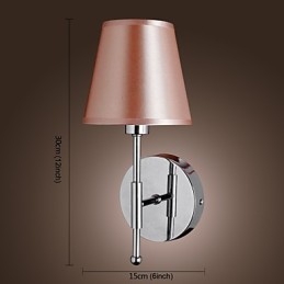 Enkel Designad Vägglampa I Varmt Ljus