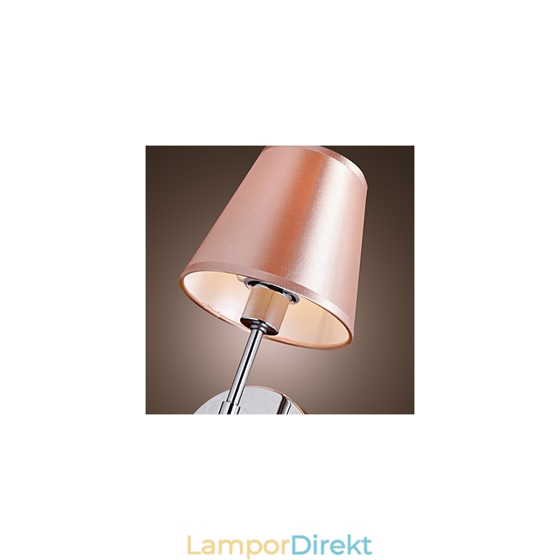 Enkel Designad Vägglampa I Varmt Ljus