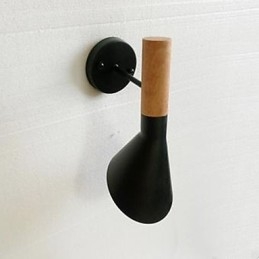Modern Enkel Vardagsrum Säng Smidesjärn Imitation Trä Vägglampa