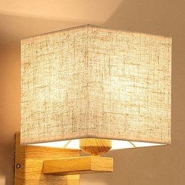Minimalistisk Bordslampa I Massivt Trä Sängbordslampa