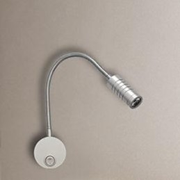 Vägglampan På Vägglampan På Huvudet På Slangbädden Är Upplyst Av Den Ljusa Läslampan