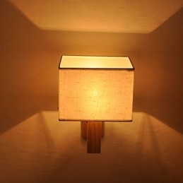Enkel Vägglampa Sängbordslampa Med Tygskärm Och Massivt Trä För Sovrumsskåp Vardagsrum Babyrum