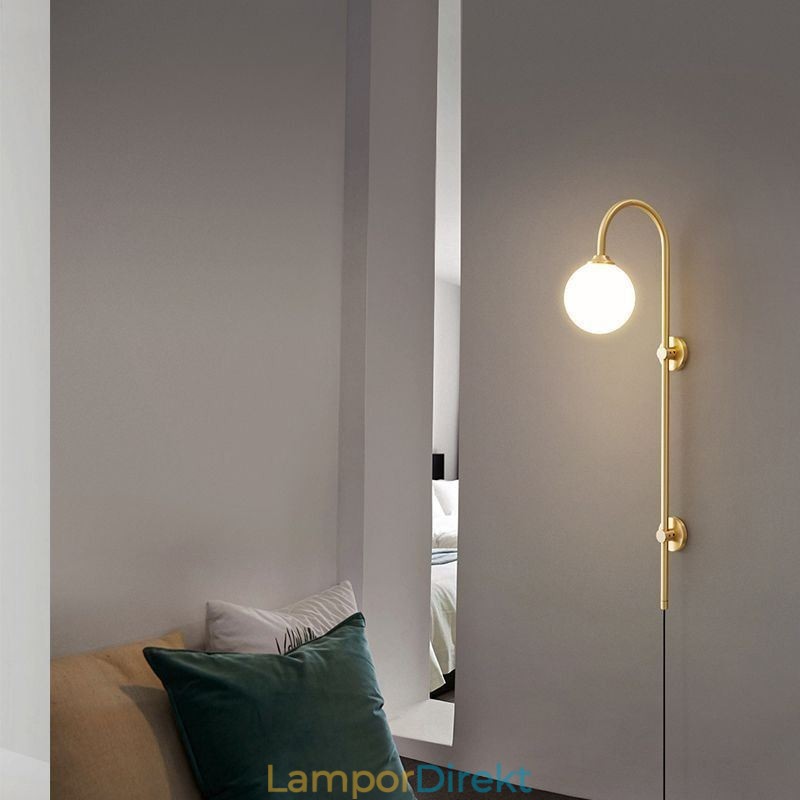 Modern Vägglampa I Borstat Guld Vägglampa