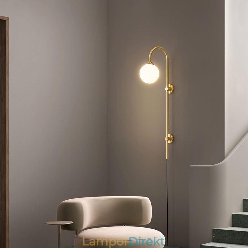 Modern Vägglampa I Borstat Guld Vägglampa