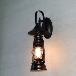 Vintage Svart Metall Lykta Vägglampa Med Ett Ljus