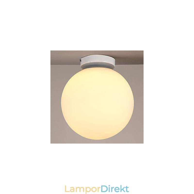 Kontrakterad Och Modern Vit Bollglaskupolljus