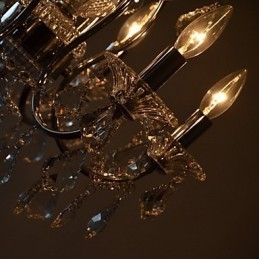 Traditionell Klassisk Kristallkrona I Krommetall