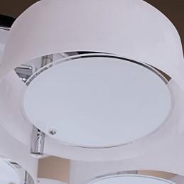 Modern Och Modern Ljuskrona I Krommetall Infällt