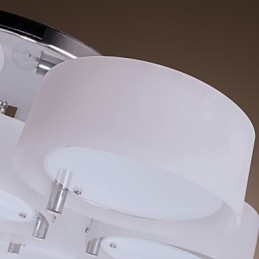 Modern Och Modern Ljuskrona I Krommetall Infällt