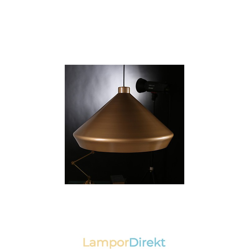 Retrodesign Kreativt Designtema Ljuskrona Ljuskrona Loft Ljuskrona I Amerikansk Industristil