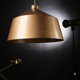 Retrodesign Kreativt Designtema Ljuskrona Ljuskrona Loft Ljuskrona I Amerikansk Industristil