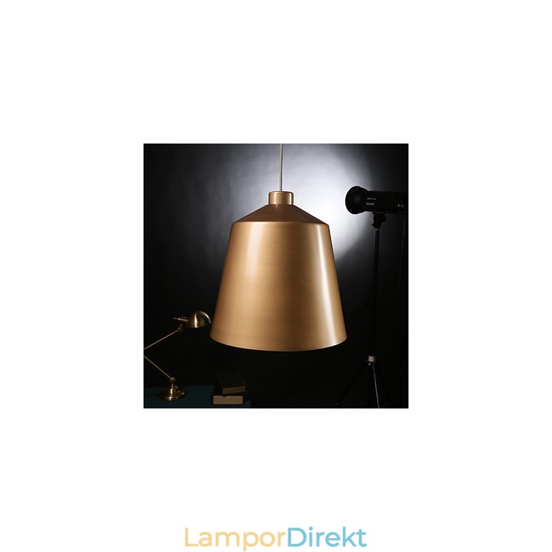 Retrodesign Kreativt Designtema Ljuskrona Ljuskrona Loft Ljuskrona I Amerikansk Industristil